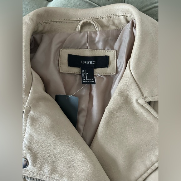 Forever 21 Belted Moto Jacket NWT Taupe Beige S Faux Leather NICKS/FLAW SEE PICS - Picture 10 of 14